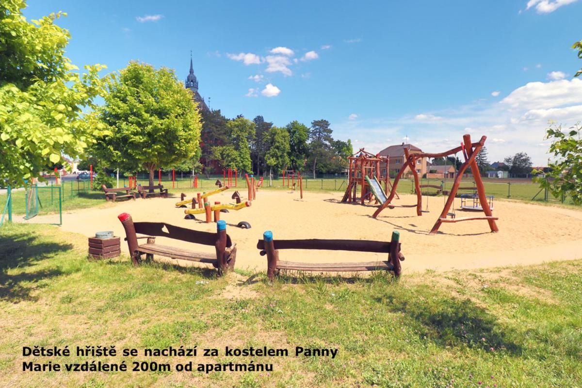 Ubytovani U Mikesa Břeclav Kültér fotó